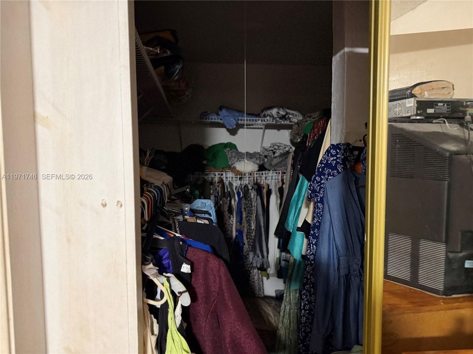 Activo con contrato: $480,000 (4 camas, 2 baños, 1521 Pies cuadrados)