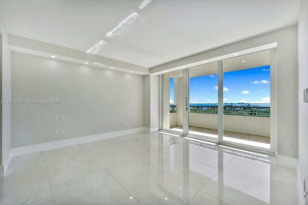 For Sale: $3,495,000 (2 beds, 2 baths, 2110 Square Feet)