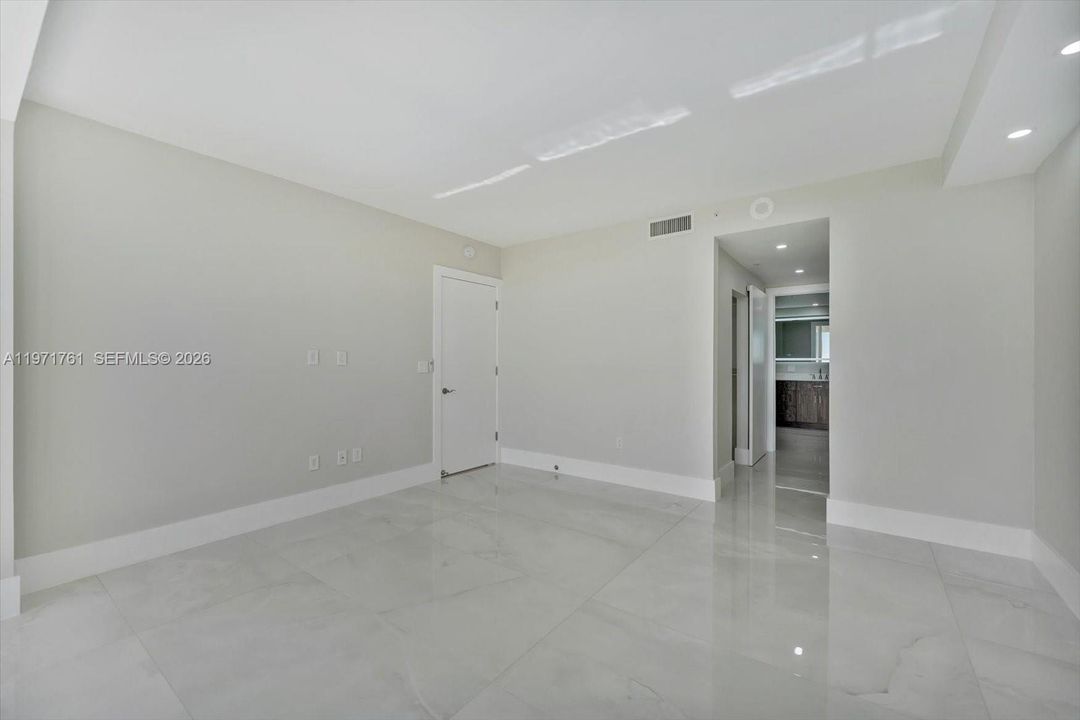 For Sale: $3,495,000 (2 beds, 2 baths, 2110 Square Feet)