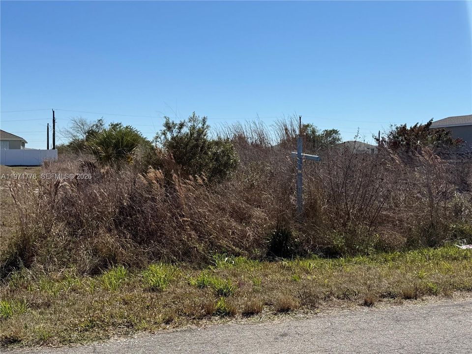待售: $29,000 (0.23 acres)
