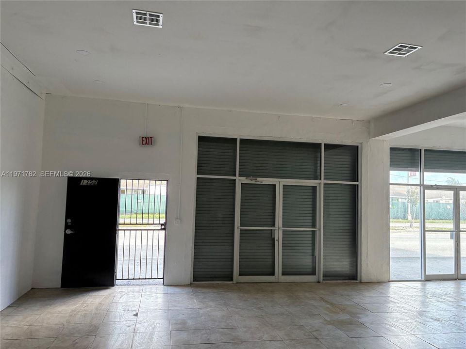 В аренду: $5,000 (0 спален, 0 ванн, 0 Квадратных фут)