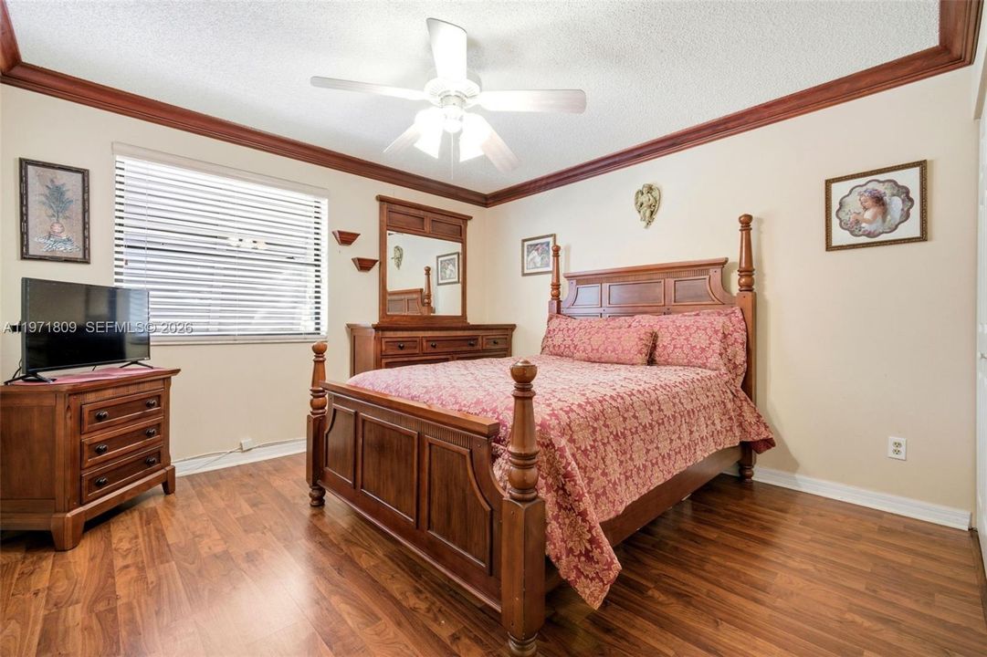 For Sale: $495,000 (3 beds, 3 baths, 1686 Square Feet)