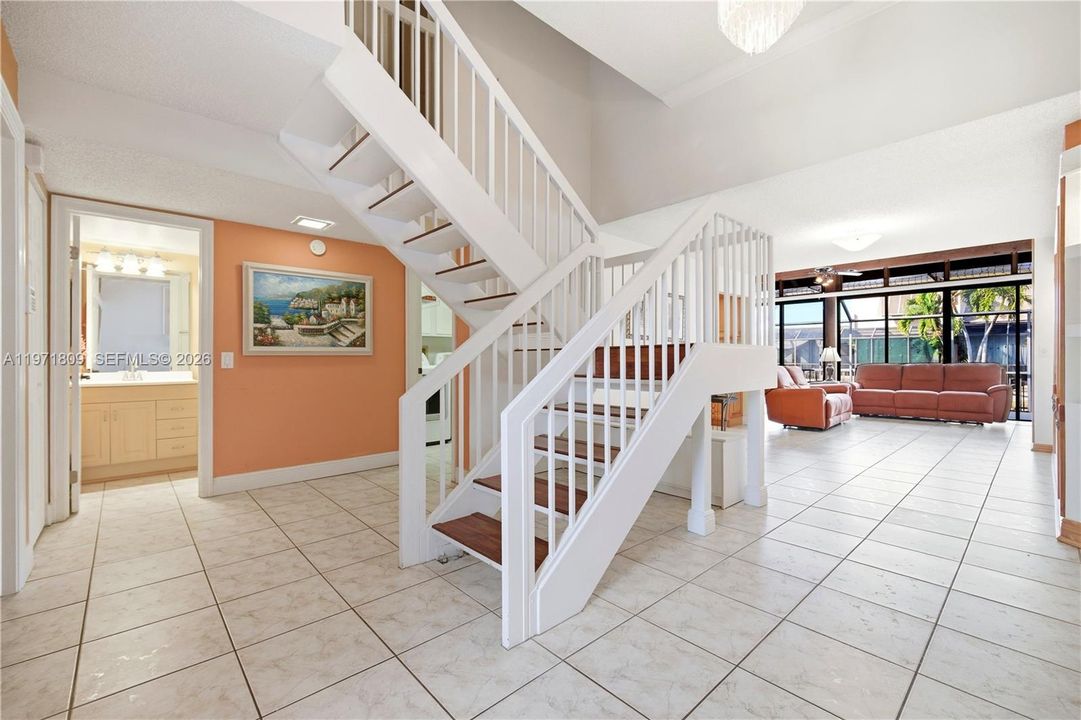 For Sale: $495,000 (3 beds, 3 baths, 1686 Square Feet)