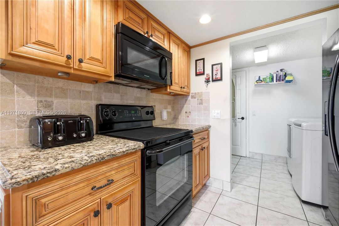 For Sale: $495,000 (3 beds, 3 baths, 1686 Square Feet)