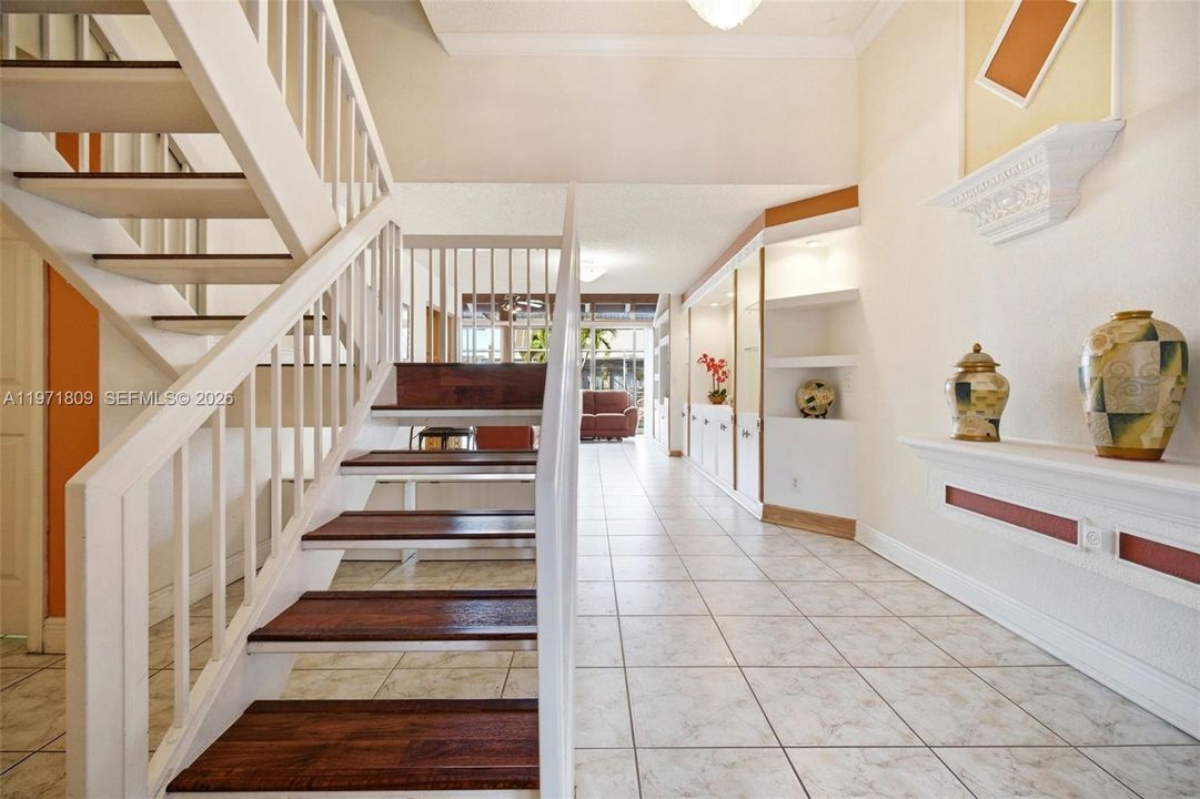 For Sale: $495,000 (3 beds, 3 baths, 1686 Square Feet)