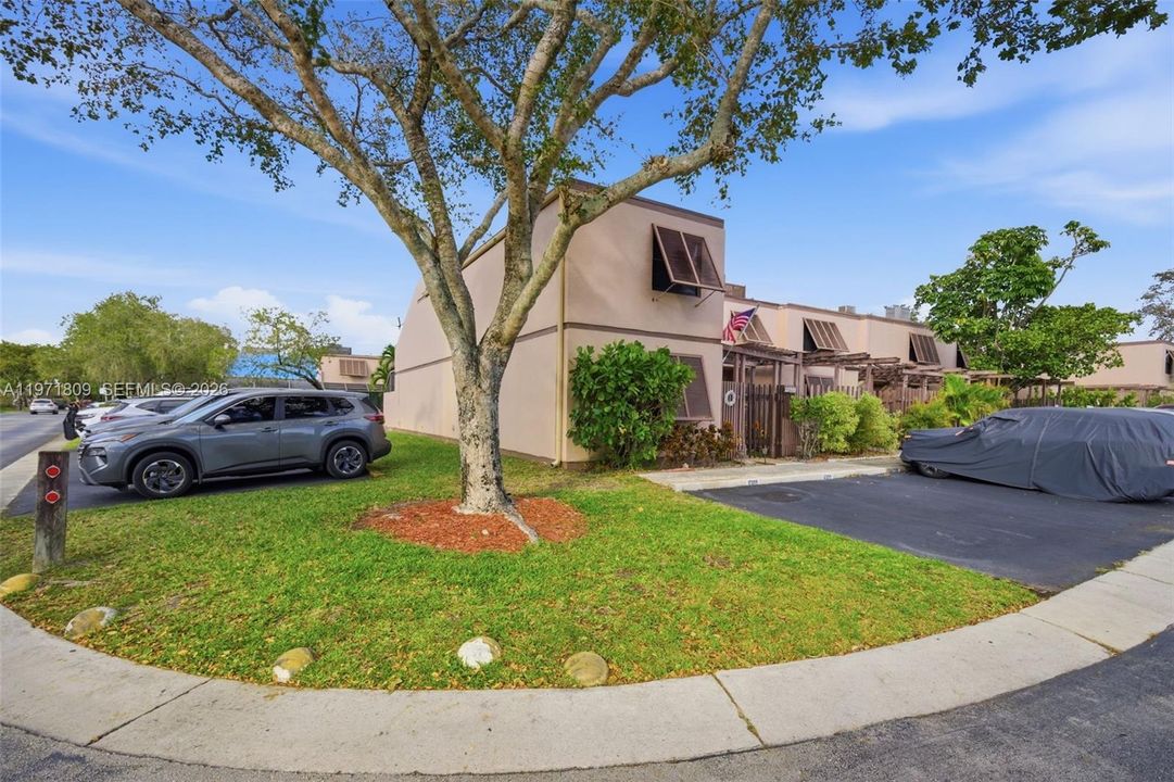For Sale: $495,000 (3 beds, 3 baths, 1686 Square Feet)