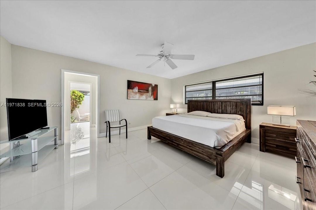 For Sale: $1,250,000 (4 beds, 2 baths, 2622 Square Feet)