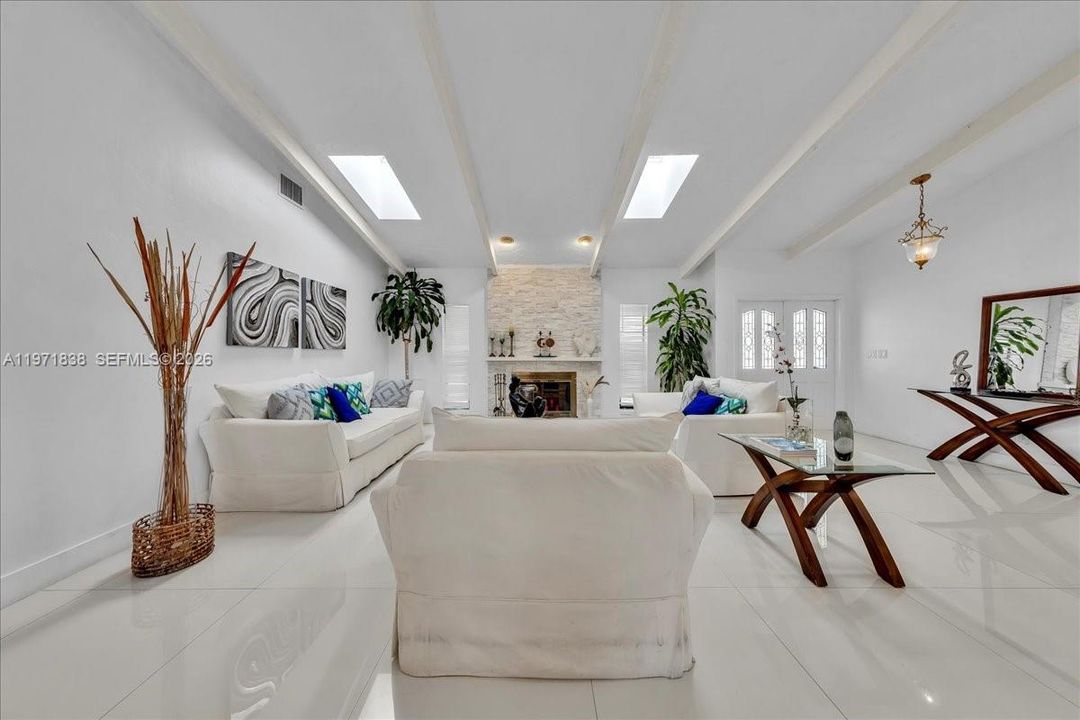 For Sale: $1,250,000 (4 beds, 2 baths, 2622 Square Feet)