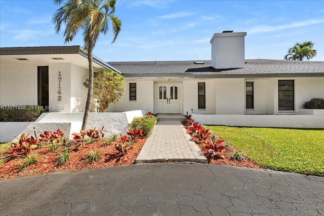 For Sale: $1,250,000 (4 beds, 2 baths, 2622 Square Feet)