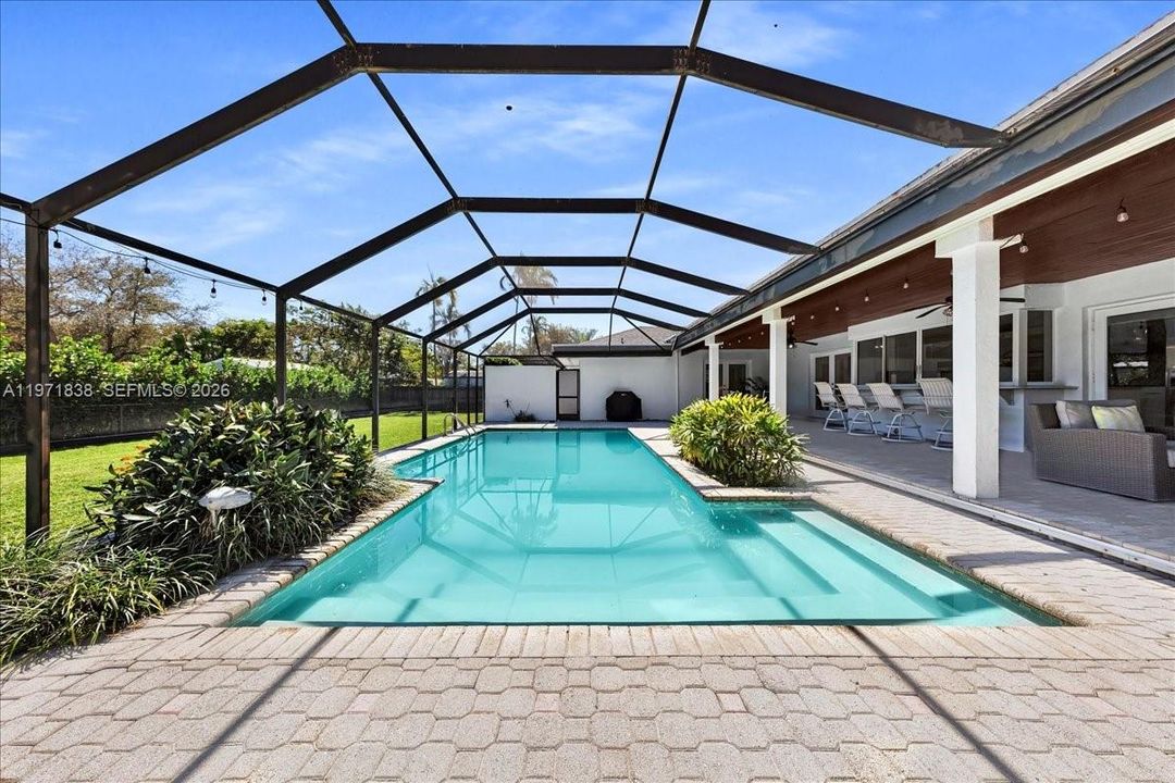 For Sale: $1,250,000 (4 beds, 2 baths, 2622 Square Feet)