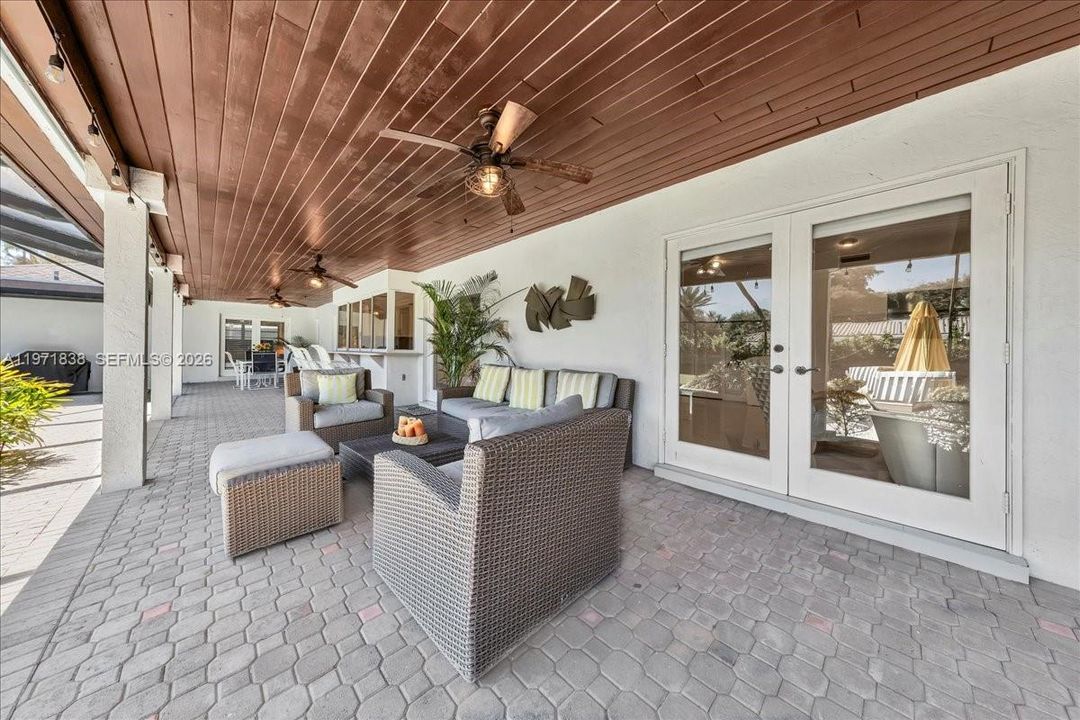 For Sale: $1,250,000 (4 beds, 2 baths, 2622 Square Feet)