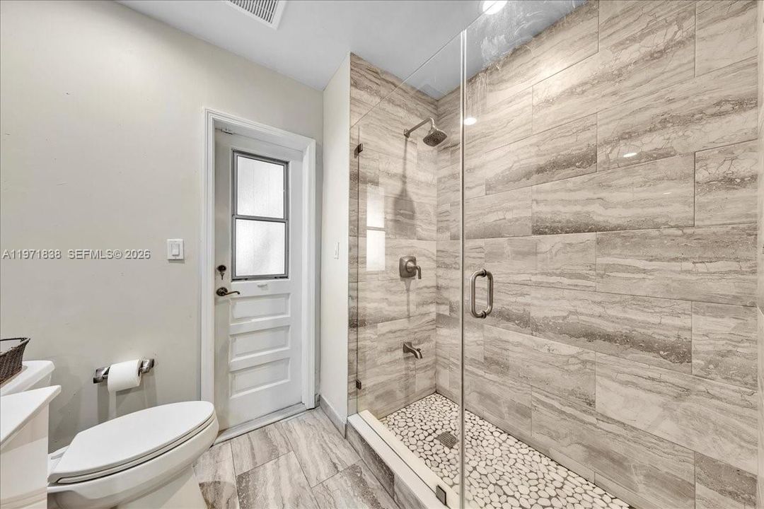 For Sale: $1,250,000 (4 beds, 2 baths, 2622 Square Feet)