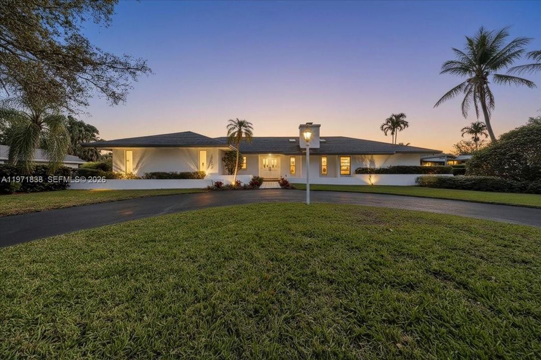 For Sale: $1,250,000 (4 beds, 2 baths, 2622 Square Feet)