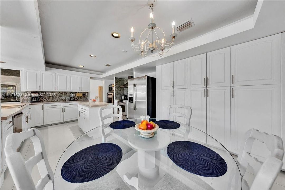 For Sale: $1,250,000 (4 beds, 2 baths, 2622 Square Feet)