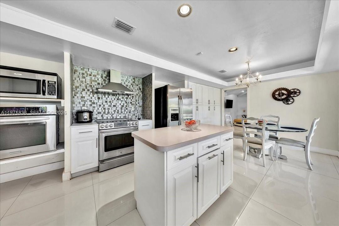 For Sale: $1,250,000 (4 beds, 2 baths, 2622 Square Feet)