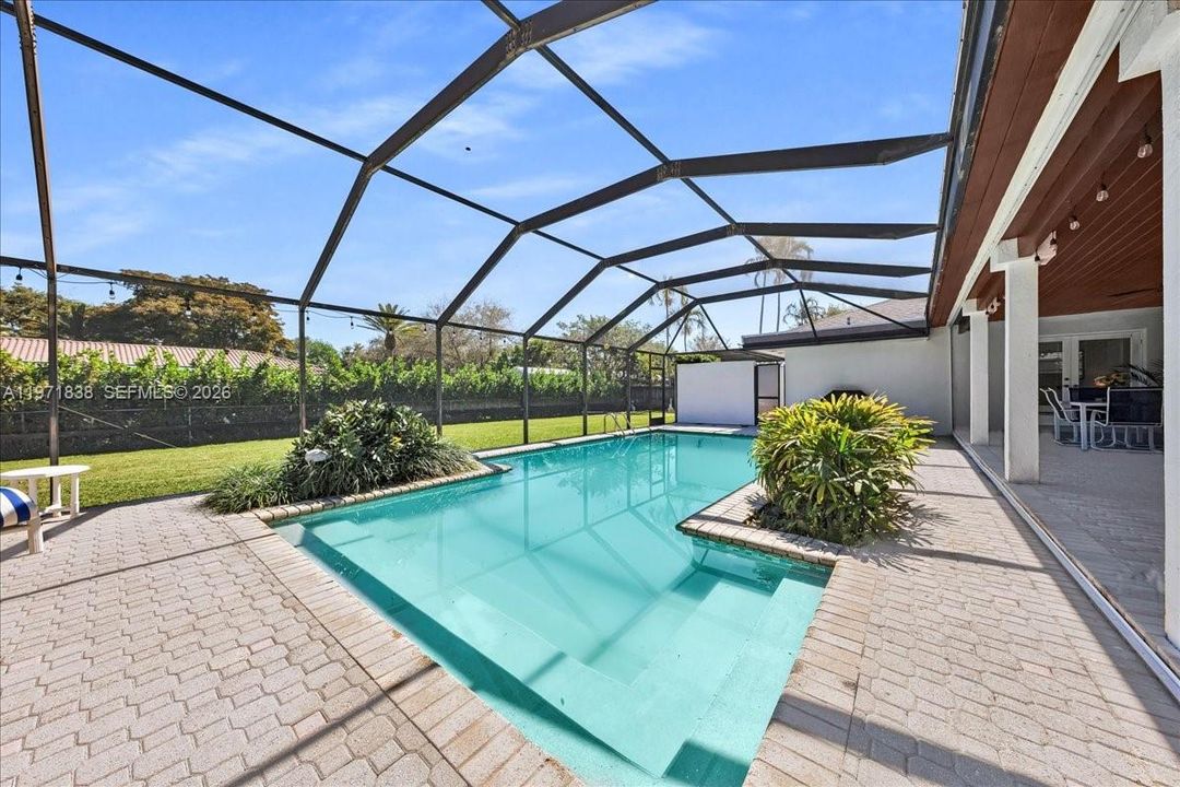 For Sale: $1,250,000 (4 beds, 2 baths, 2622 Square Feet)