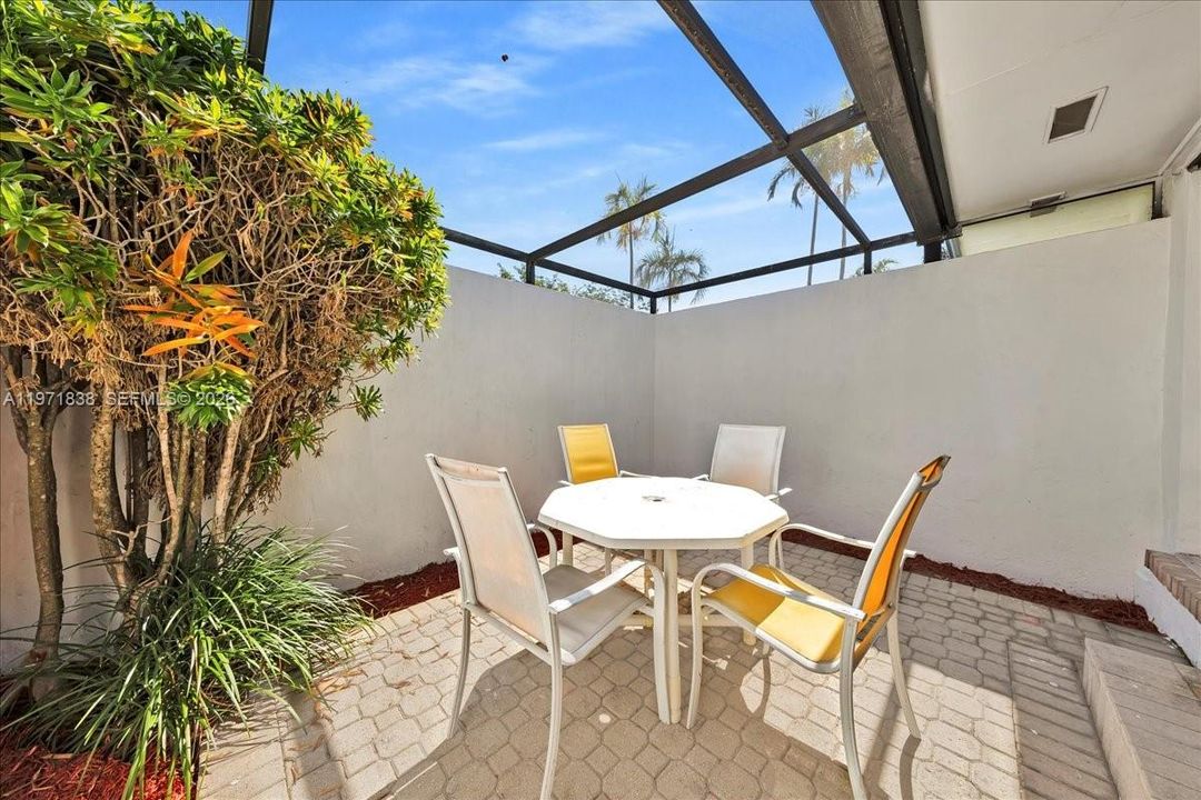For Sale: $1,250,000 (4 beds, 2 baths, 2622 Square Feet)