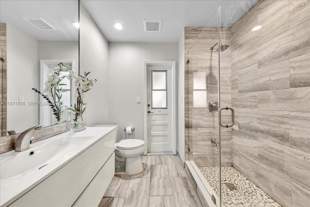For Sale: $1,250,000 (4 beds, 2 baths, 2622 Square Feet)
