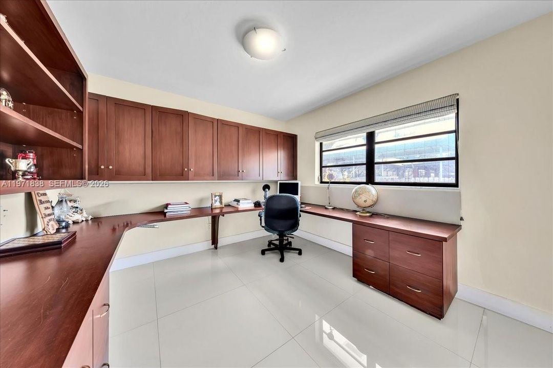 For Sale: $1,250,000 (4 beds, 2 baths, 2622 Square Feet)