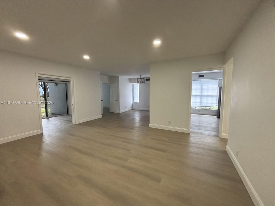 Recientemente alquilado: $3,200 (3 camas, 2 baños, 1617 Pies cuadrados)
