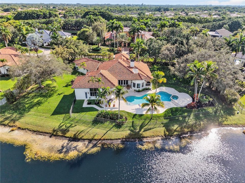 На продажу: $3,699,999 (5 спален, 5 ванн, 4309 Квадратных фут)