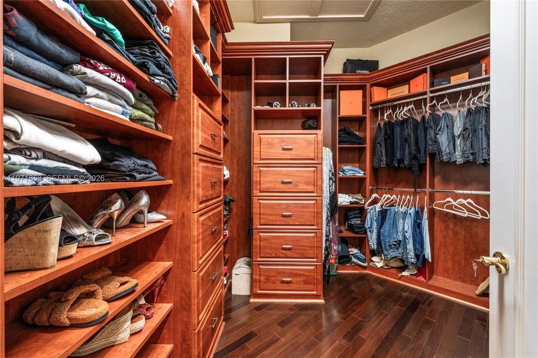 На продажу: $3,699,999 (5 спален, 5 ванн, 4309 Квадратных фут)