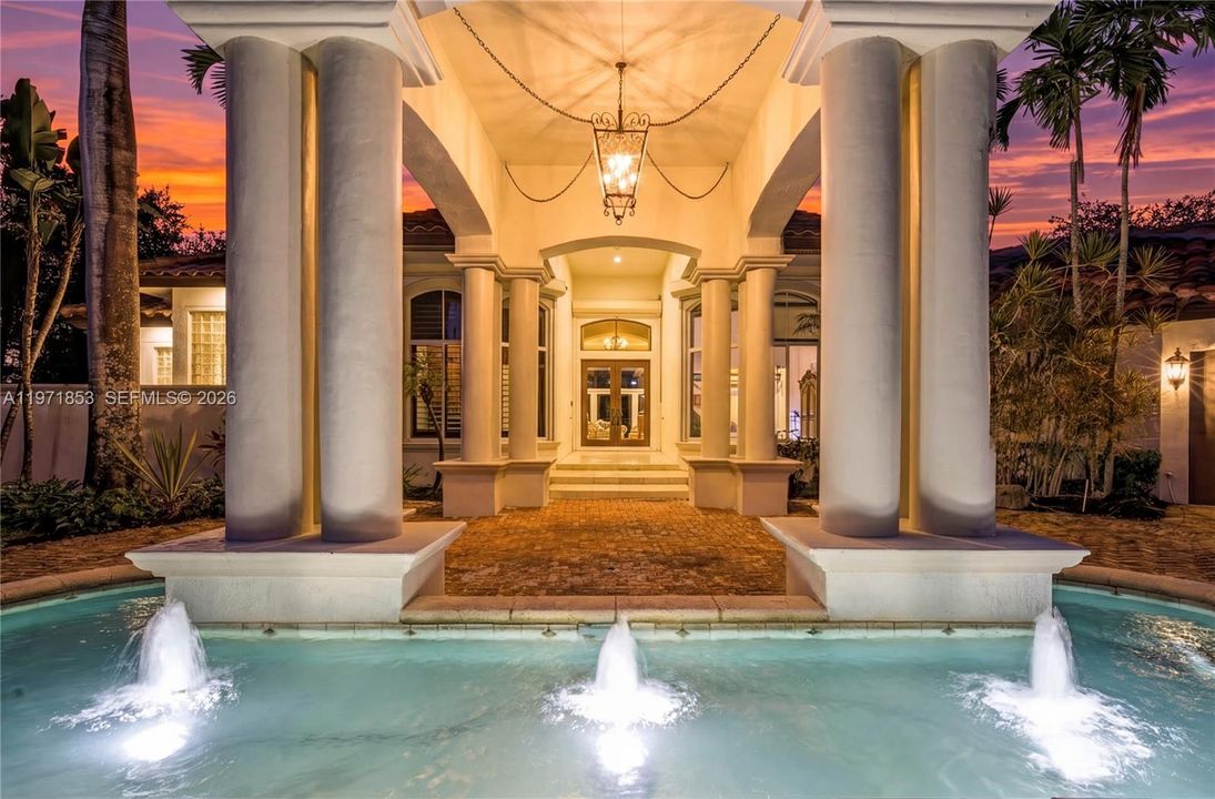 На продажу: $3,699,999 (5 спален, 5 ванн, 4309 Квадратных фут)
