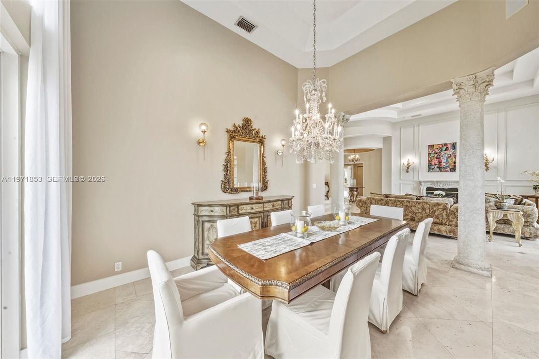 На продажу: $3,699,999 (5 спален, 5 ванн, 4309 Квадратных фут)