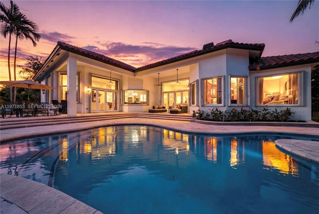 На продажу: $3,699,999 (5 спален, 5 ванн, 4309 Квадратных фут)