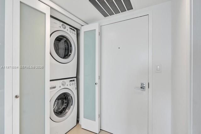 Под контрактом: $1,325,000 (2 спален, 2 ванн, 1147 Квадратных фут)