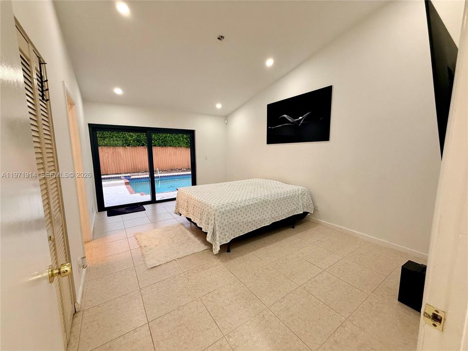 For Rent: $5,200 (3 beds, 2 baths, 1749 Square Feet)