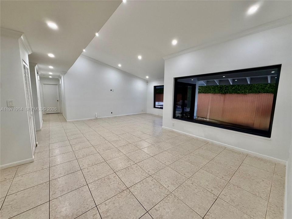 For Rent: $5,200 (3 beds, 2 baths, 1749 Square Feet)
