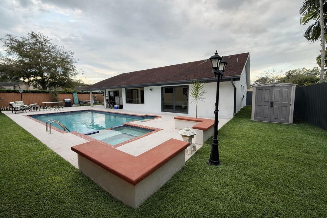 For Rent: $5,200 (3 beds, 2 baths, 1749 Square Feet)