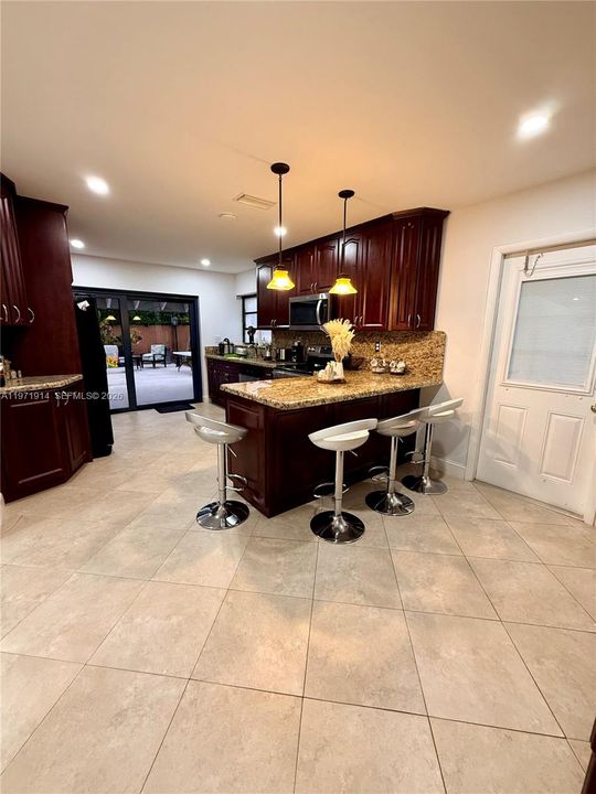 For Rent: $5,200 (3 beds, 2 baths, 1749 Square Feet)