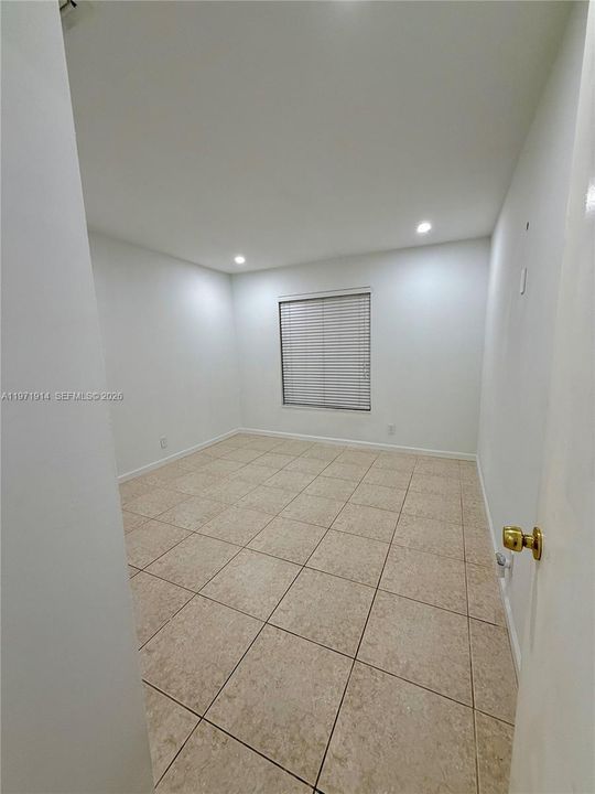 For Rent: $5,200 (3 beds, 2 baths, 1749 Square Feet)