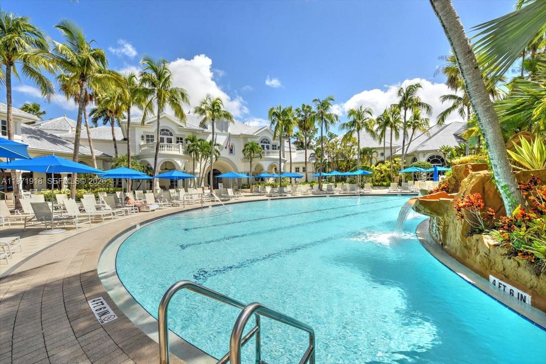 For Sale: $399,000 (2 beds, 2 baths, 1629 Square Feet)