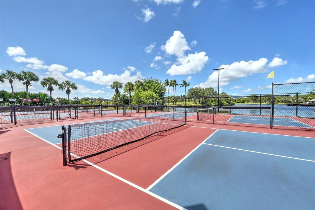 For Sale: $399,000 (2 beds, 2 baths, 1629 Square Feet)