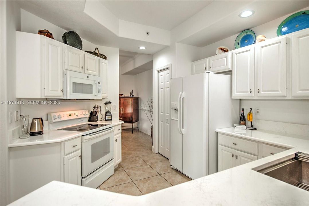 For Sale: $399,000 (2 beds, 2 baths, 1629 Square Feet)