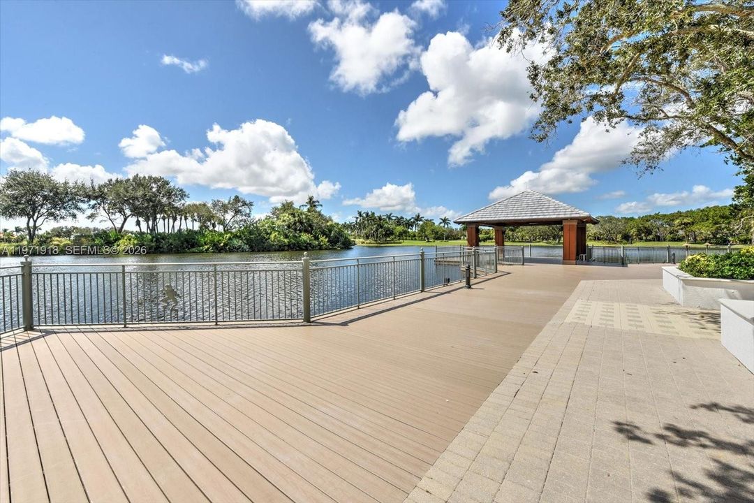For Sale: $399,000 (2 beds, 2 baths, 1629 Square Feet)