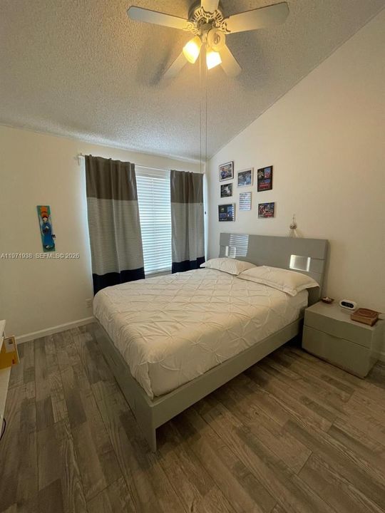 For Sale: $289,900 (2 beds, 2 baths, 1190 Square Feet)