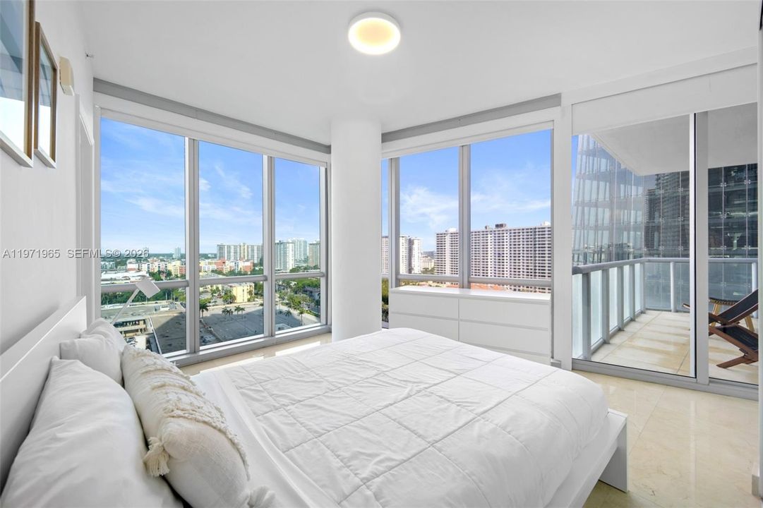 For Sale: $2,850,000 (3 beds, 3 baths, 1956 Square Feet)