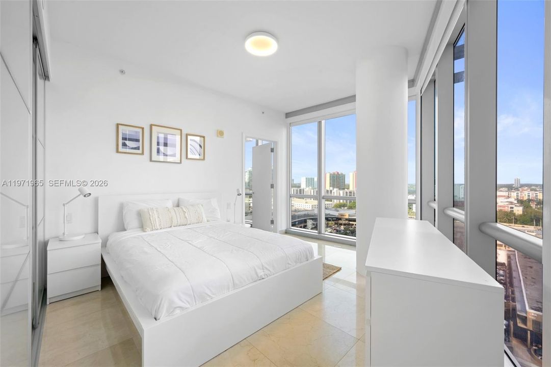 For Sale: $2,850,000 (3 beds, 3 baths, 1956 Square Feet)