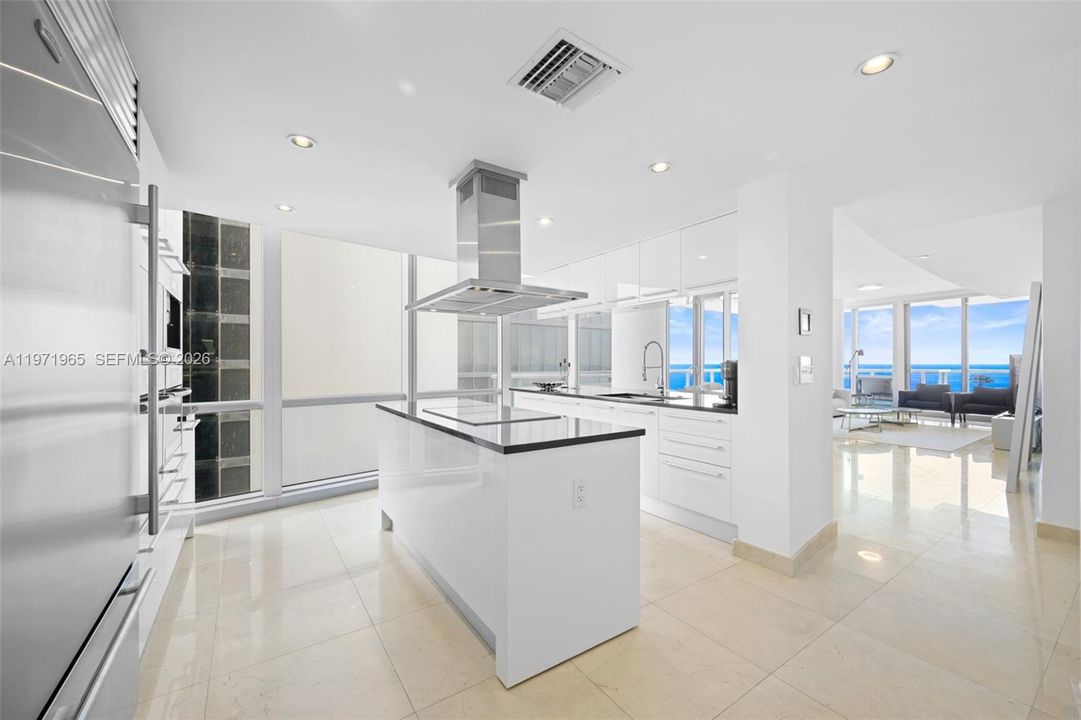For Sale: $2,850,000 (3 beds, 3 baths, 1956 Square Feet)