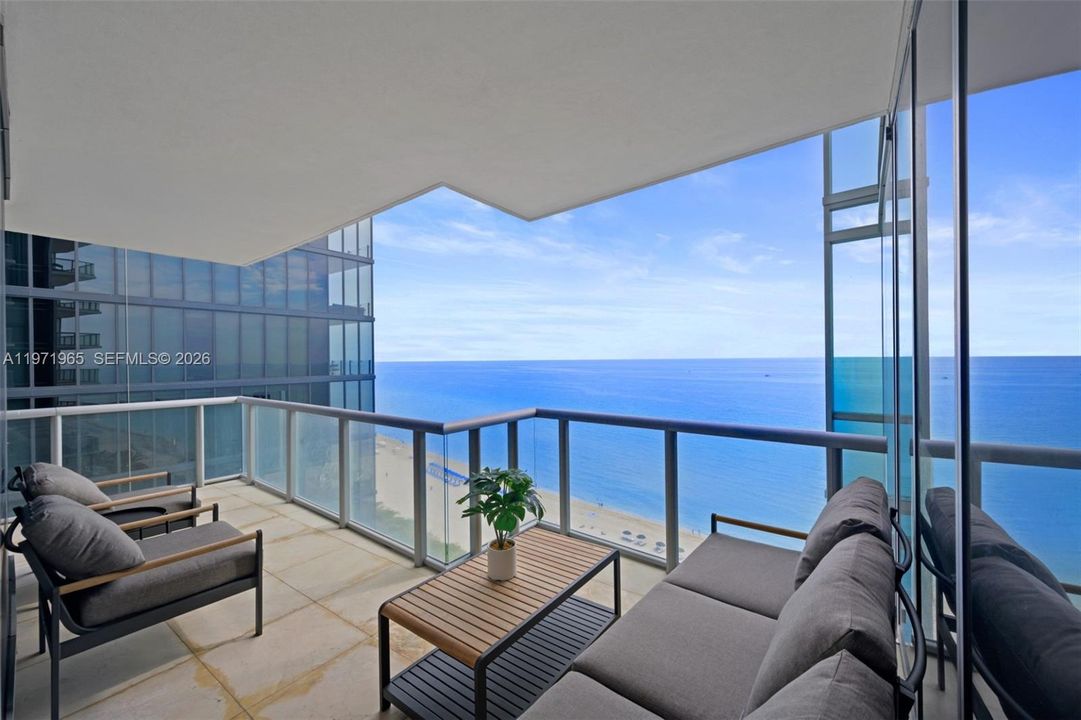 For Sale: $2,850,000 (3 beds, 3 baths, 1956 Square Feet)