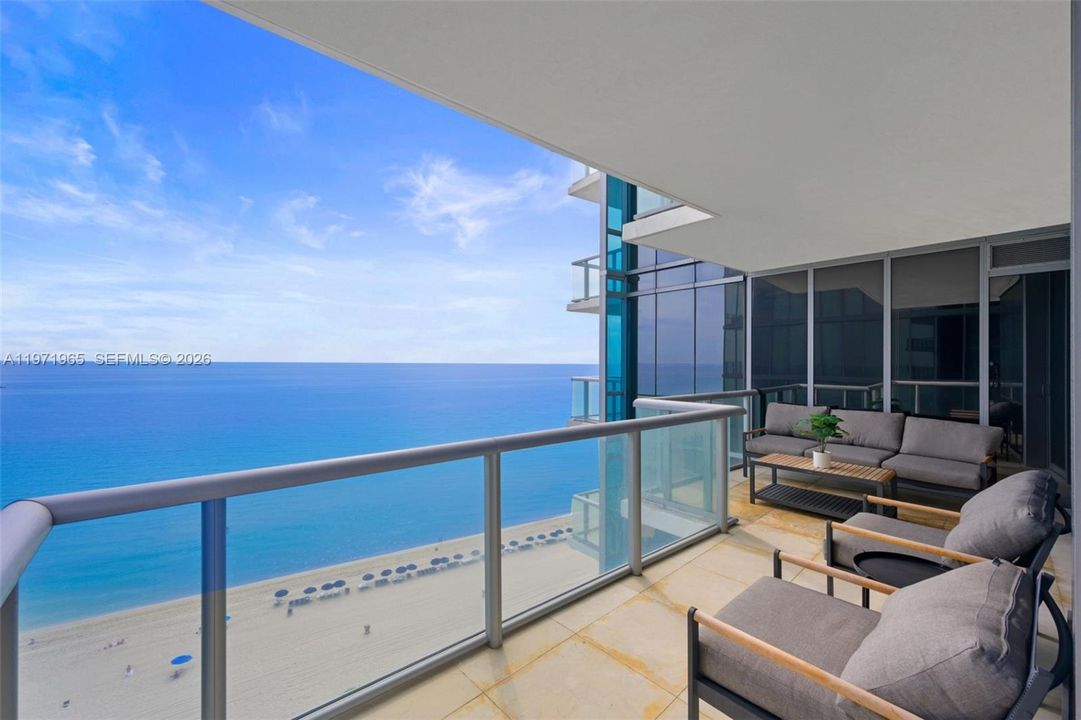 For Sale: $2,850,000 (3 beds, 3 baths, 1956 Square Feet)