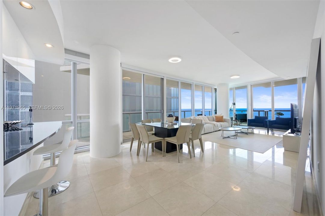 For Sale: $2,850,000 (3 beds, 3 baths, 1956 Square Feet)