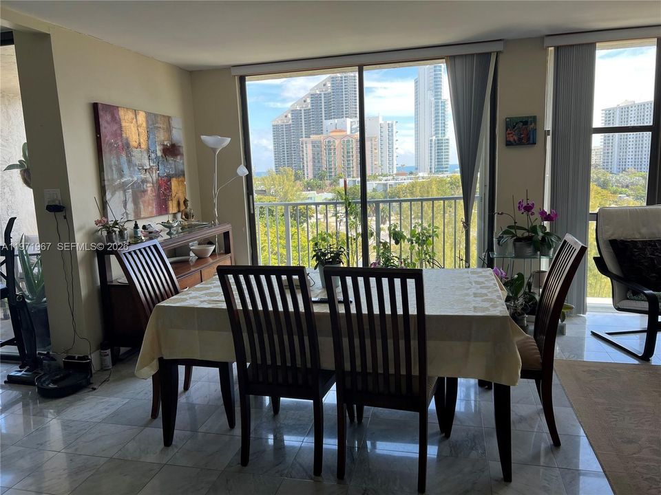 For Sale: $449,000 (2 beds, 2 baths, 1320 Square Feet)