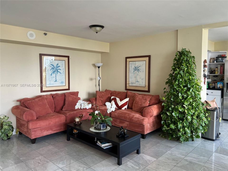 For Sale: $449,000 (2 beds, 2 baths, 1320 Square Feet)