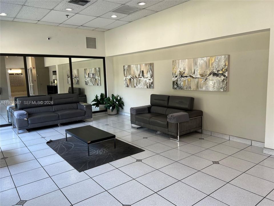 For Sale: $449,000 (2 beds, 2 baths, 1320 Square Feet)