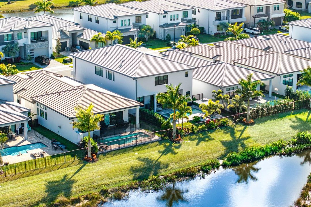 070-8325RoyalCountyDownRoad-BocaRaton-FL